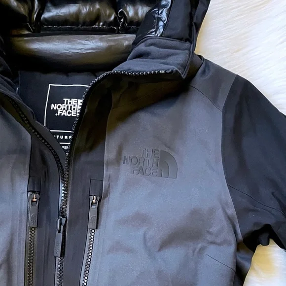 The North Face Women’s DMTR FUTURELIGHT Down Ski Jacket In TNF Black - Picture 6 of 13